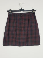 Load image into Gallery viewer, Retro 00s Y2K red &amp; black checked minimalist mini skirt
