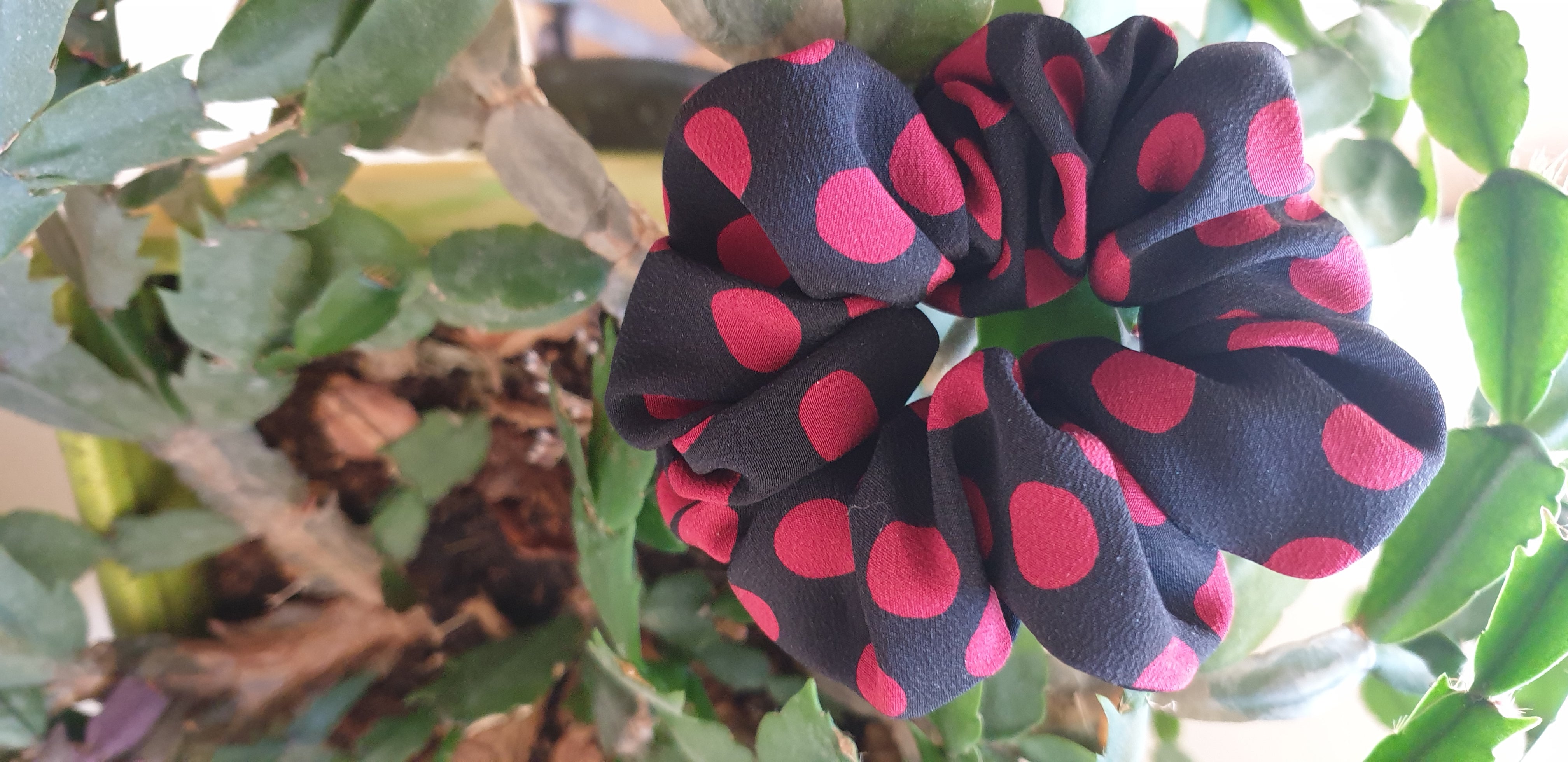 100% SILK Handmade black/red dot print medium hair scrunchy