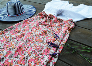 Vintage 90s minimalist flower print pastel skirt