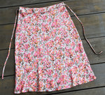 Load image into Gallery viewer, Vintage 90s minimalist flower print pastel skirt
