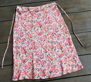 Vintage 90s minimalist flower print pastel skirt