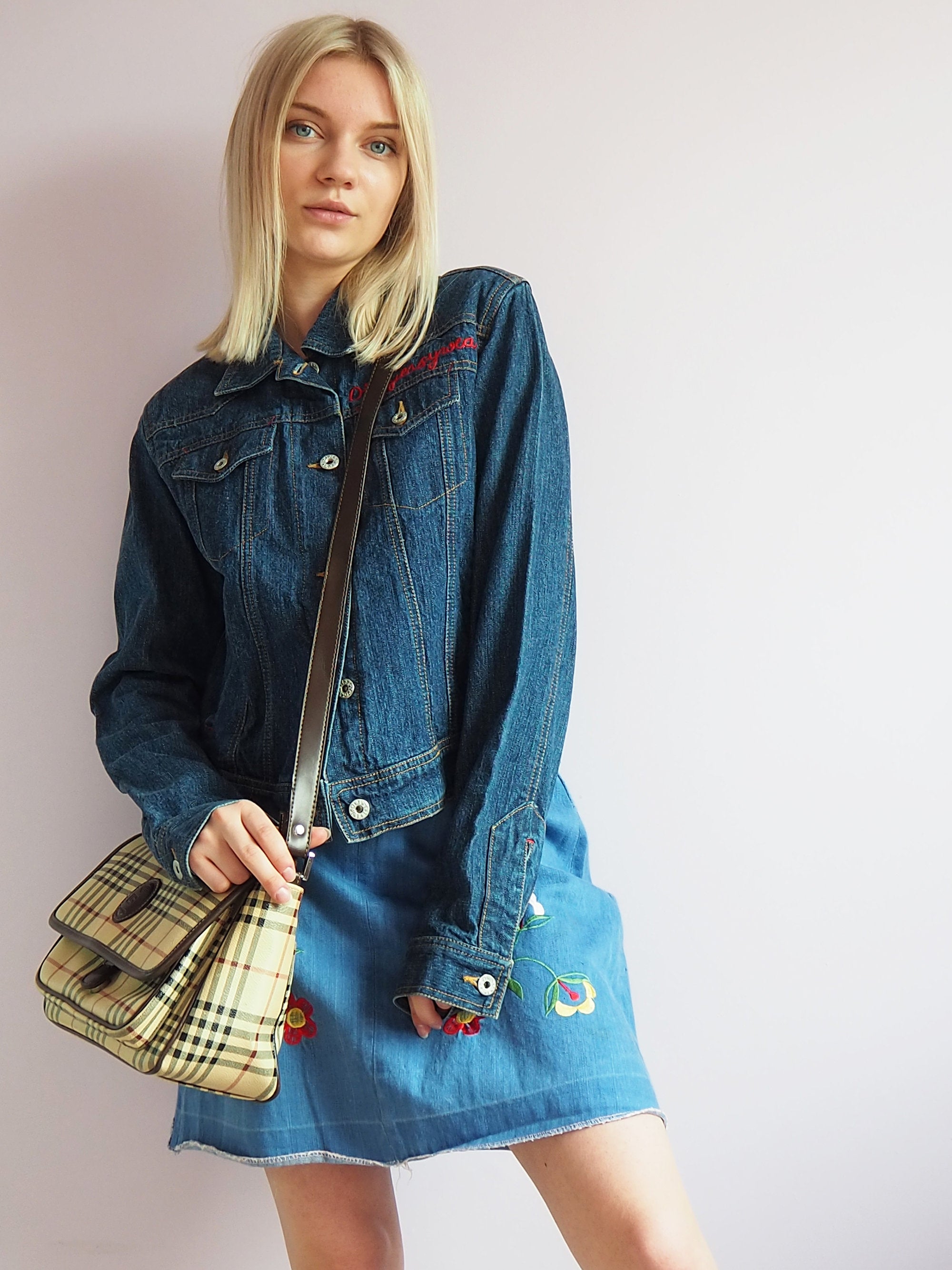 Vintage 90s blue embroidery denim jacket