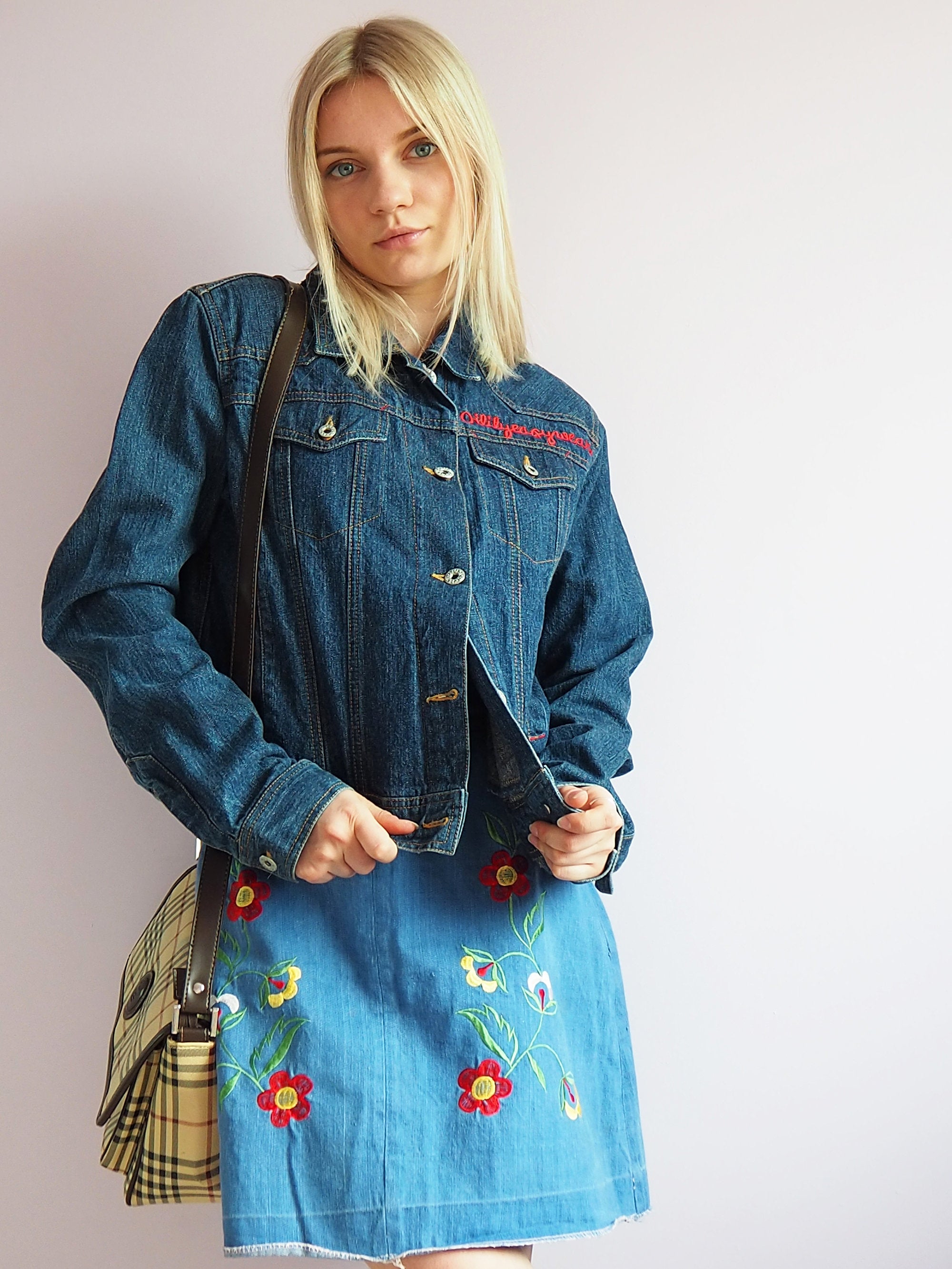 Vintage 90s blue embroidery denim jacket