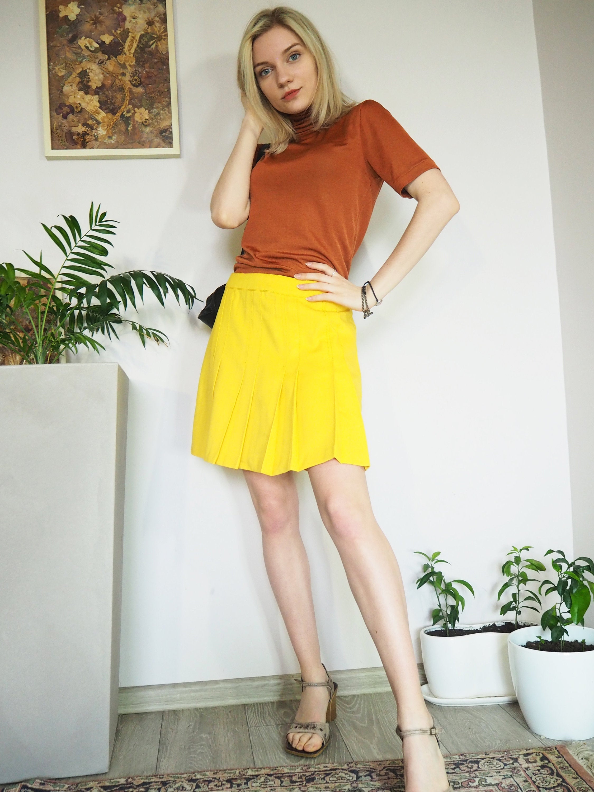 Vintage 70s hot yellow minimalist Tennis pleated mini skirt