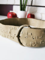 Load image into Gallery viewer, Vintage 80s beige real leather belt
