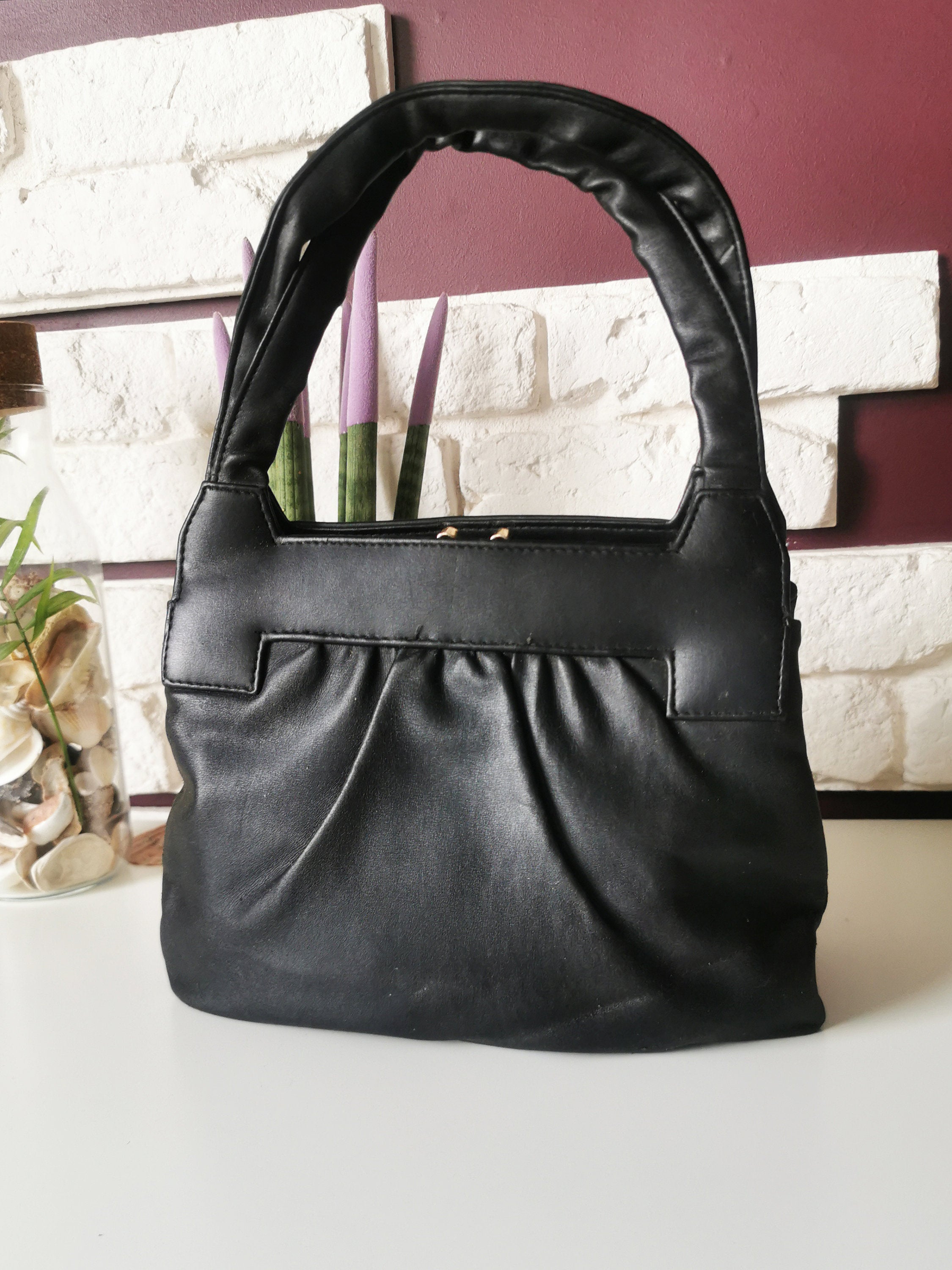 Vintage 60s black leather minimalist handbag