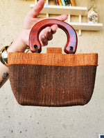 Load image into Gallery viewer, Vintage 70s small brown straw weave handbag
