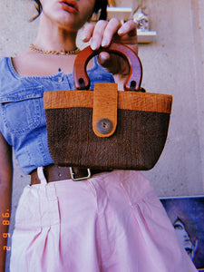 Vintage 70s small brown straw weave handbag