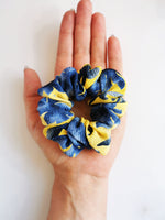 Load image into Gallery viewer, Handmade 4 pieces blue yellow floral hair scrunchies &amp; Headband set
