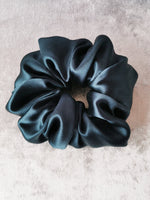 Load image into Gallery viewer, Handmade 4 pieces navy blue hair scrunchies &amp; Headband set
