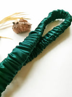 Load image into Gallery viewer, Handmade 100% SILK emerald green Bath &amp; SPA hair secure headband
