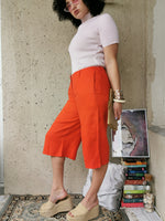 Load image into Gallery viewer, Vintage 80s minimalist scarlet red linen Bermuda shorts
