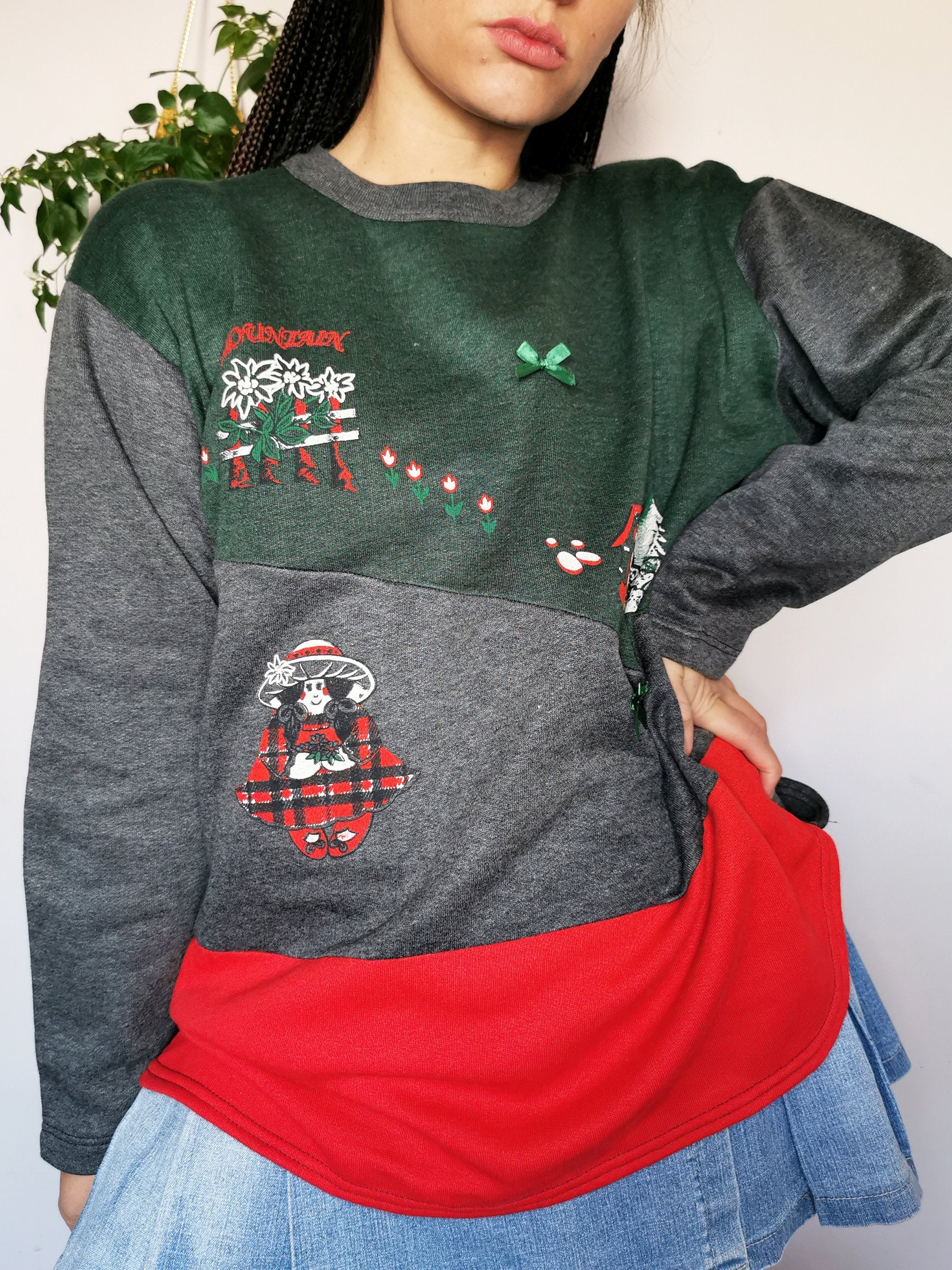 Vintage 90s Christmas color block sweatshirt top with print