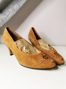 Vintage 80s suede brown embroidered pumps shoes