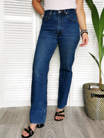 Load image into Gallery viewer, 90s Vintage high waist blue denim straight cut off jeans

