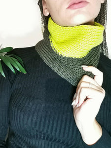 100% merino wool Handmade knitted color block neck warmer ring shawl