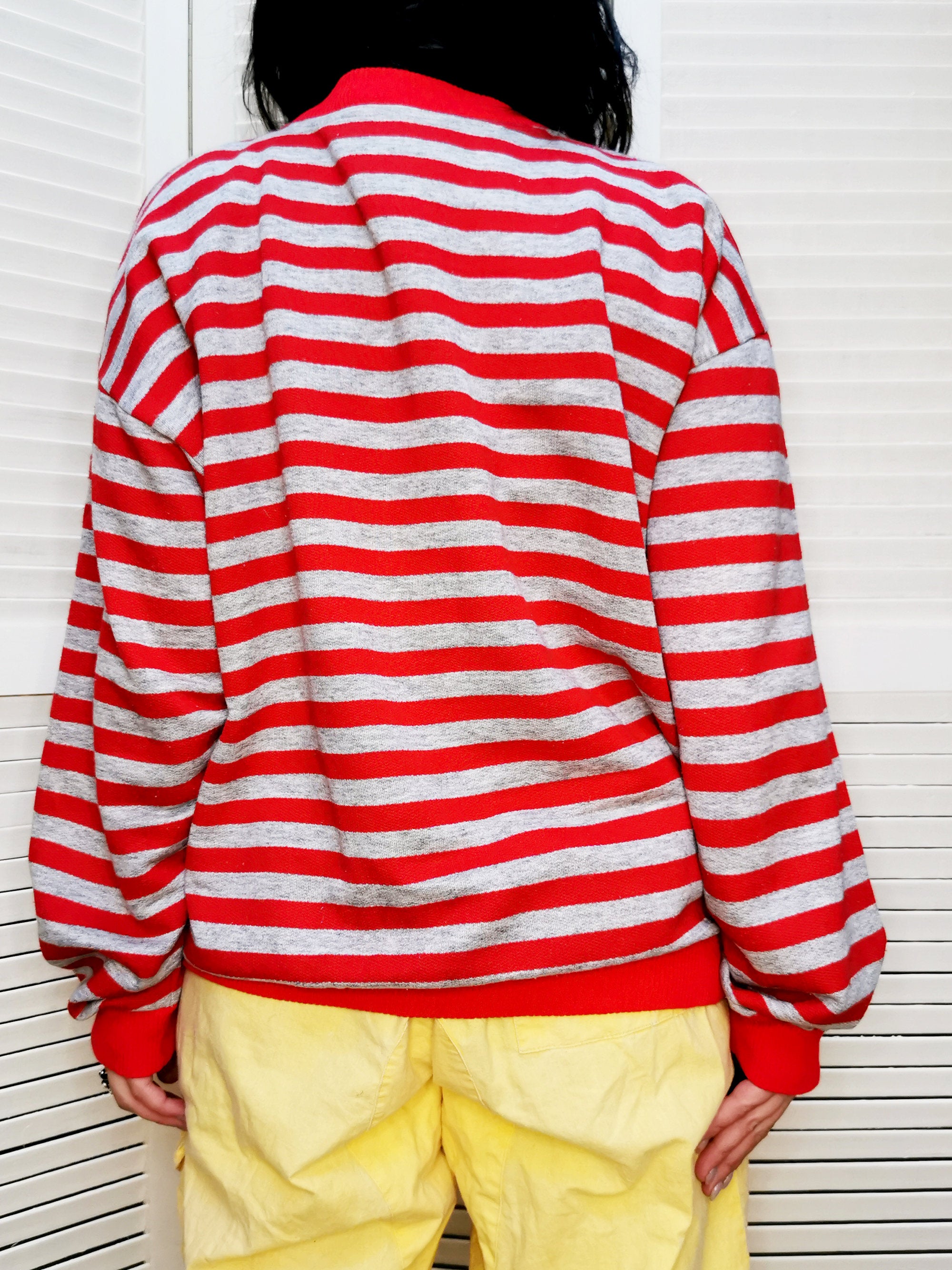 Vintage 90s red & grey striped crewneck sweatshirt