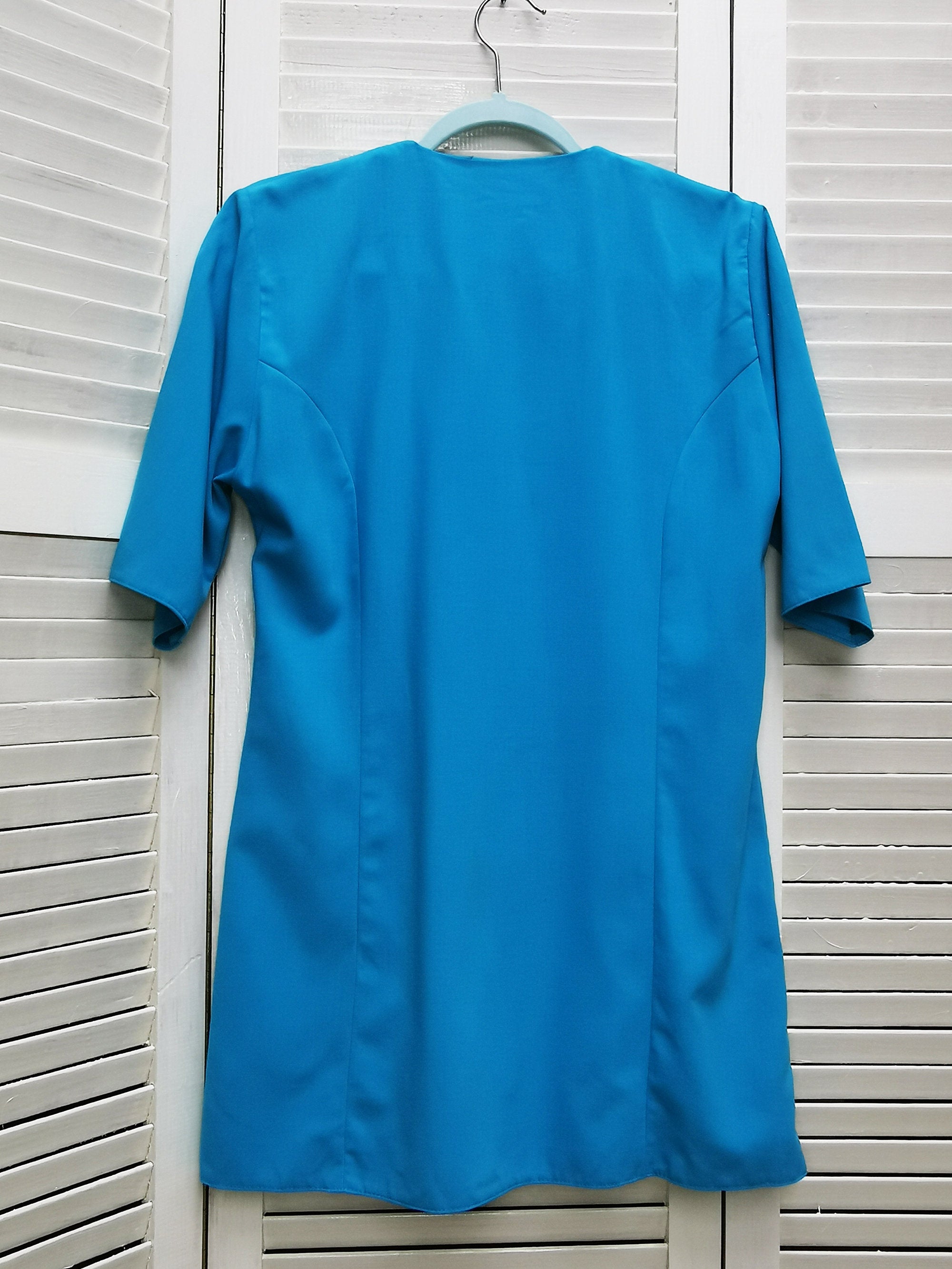 Vintage 80s minimalist blue button down long blouse top