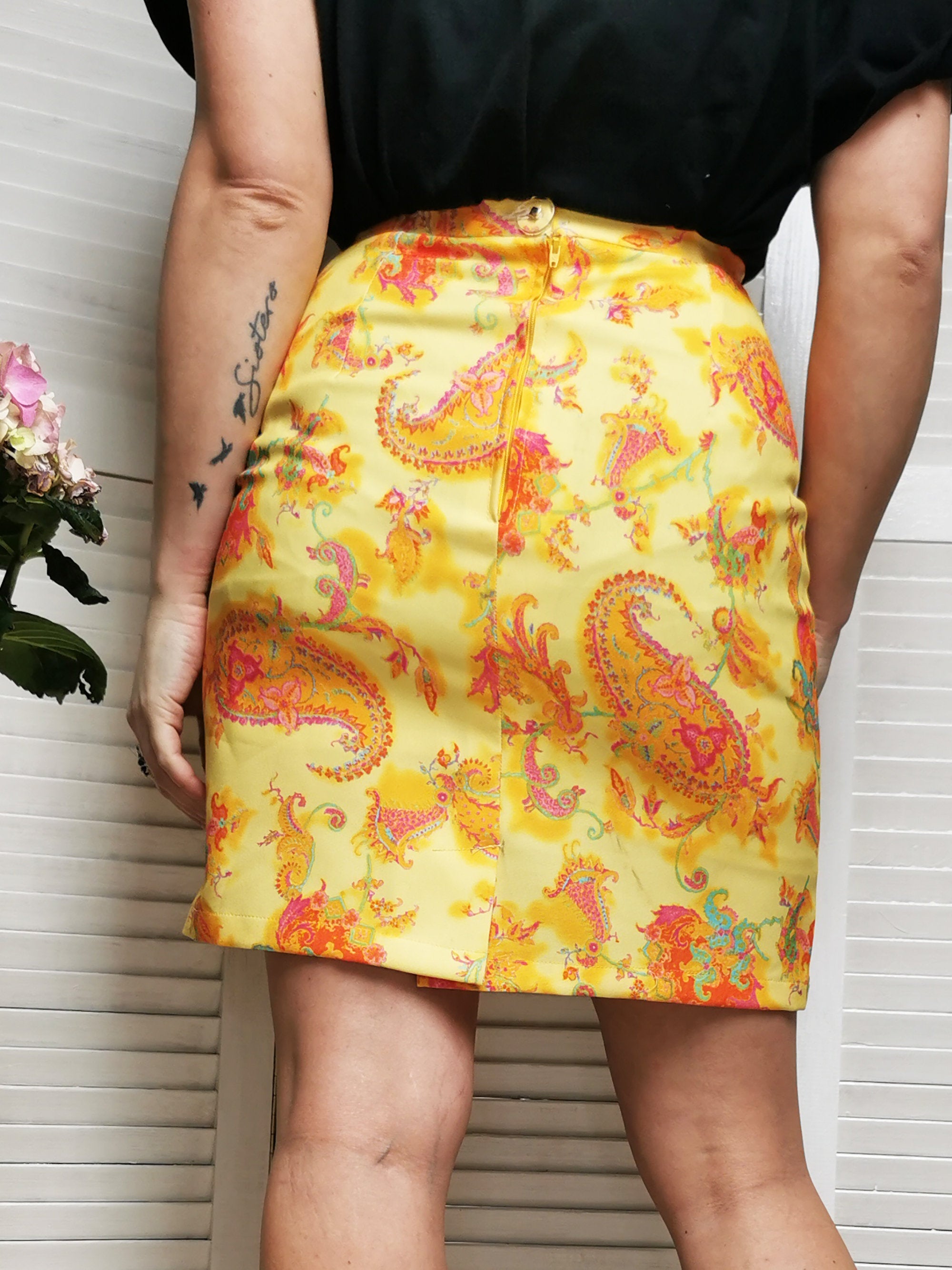 Vintage 90s yellow floral print mini pencil skirt