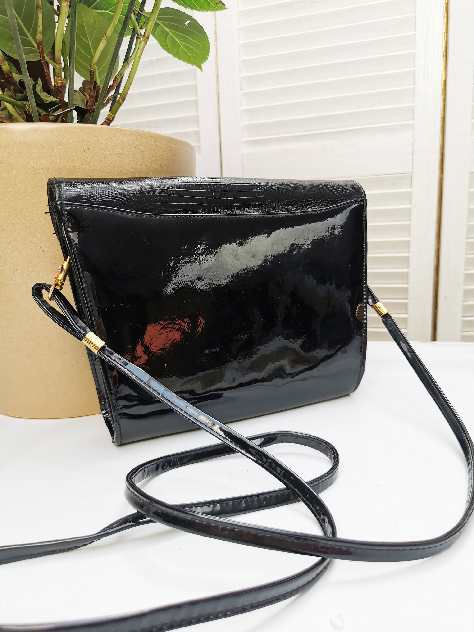 Vintage 80s retro black lacquer crossbody side bag