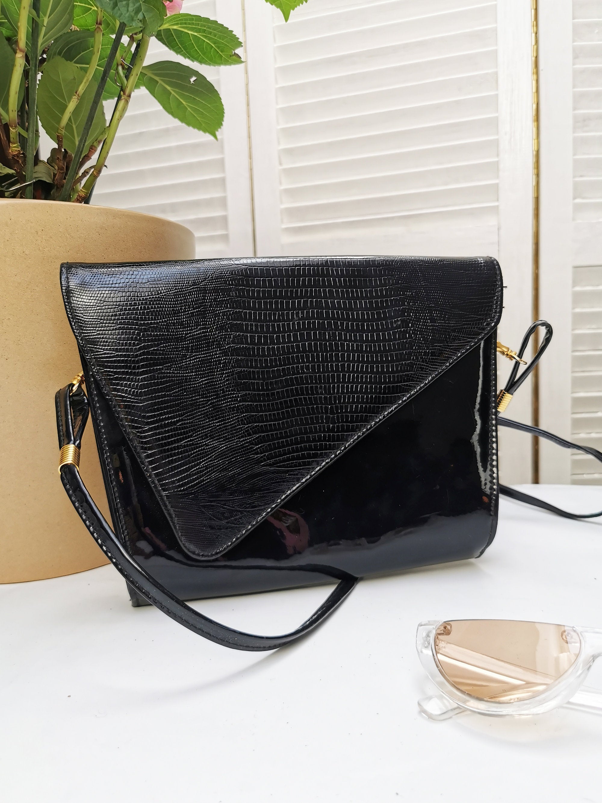 Vintage 80s retro black lacquer crossbody side bag