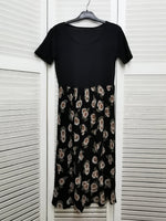 Load image into Gallery viewer, Vintage 90s Floral print black midi summer dress
