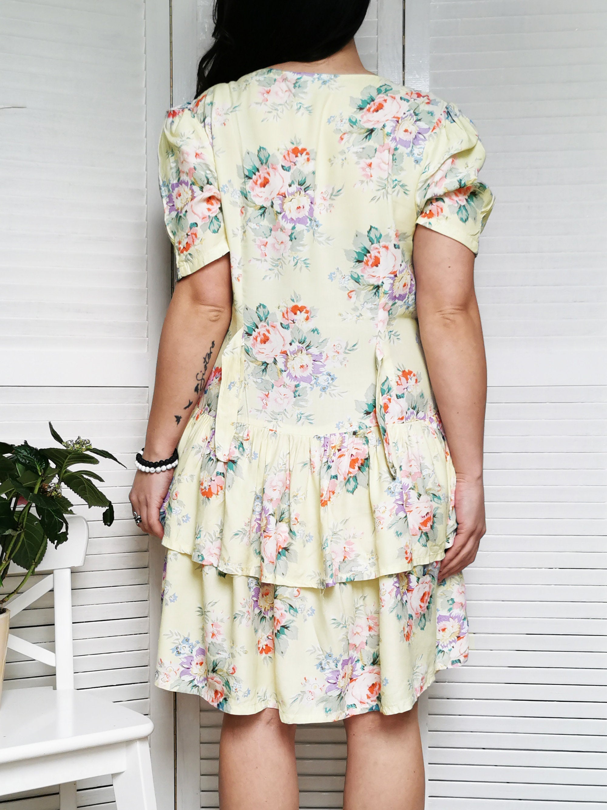 Vintage 80s pastel yellow floral summer dress