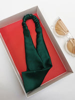 Load image into Gallery viewer, Handmade 100% silk emerald green hair secure headband
