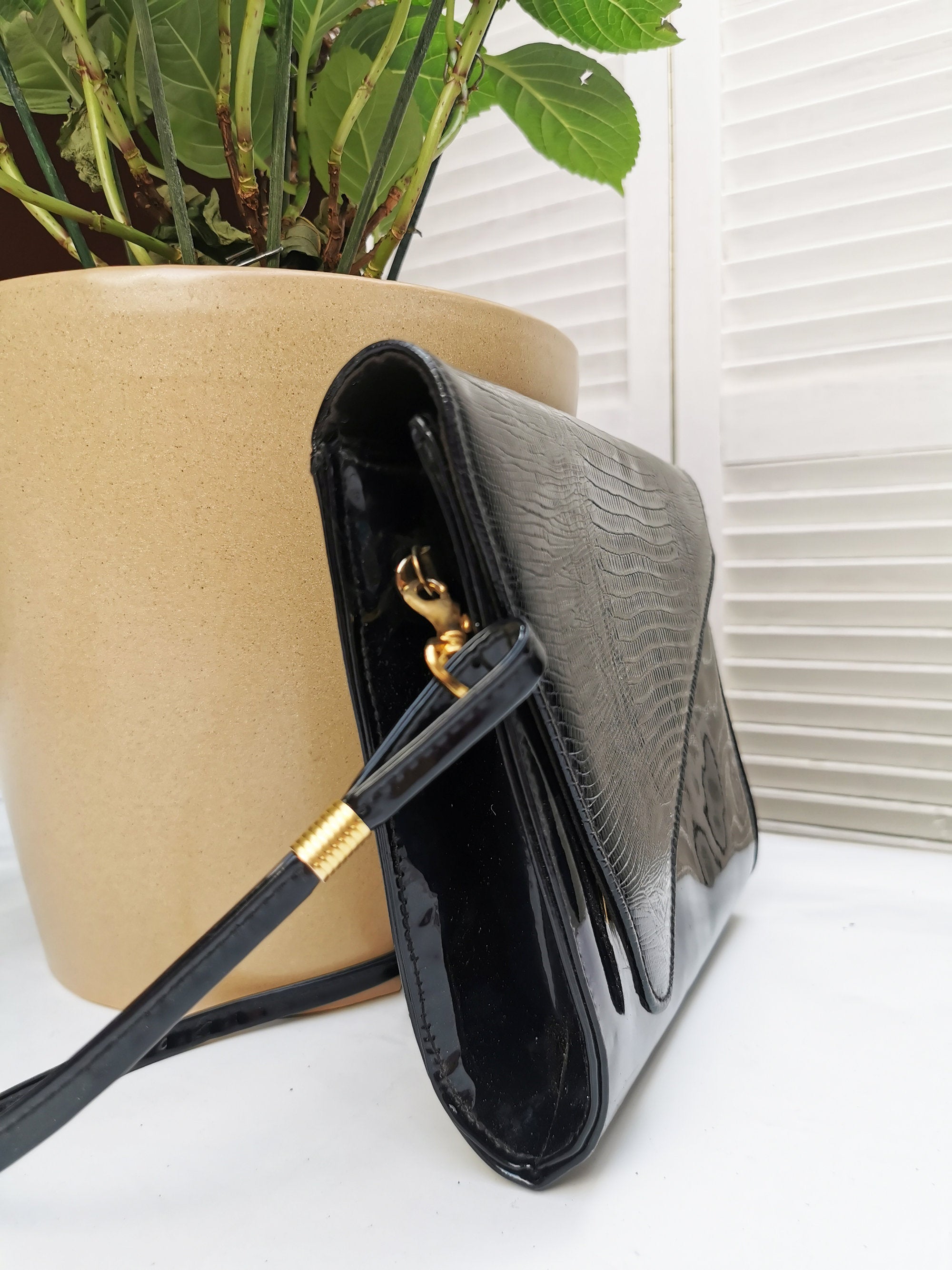 Vintage 80s retro black lacquer crossbody side bag