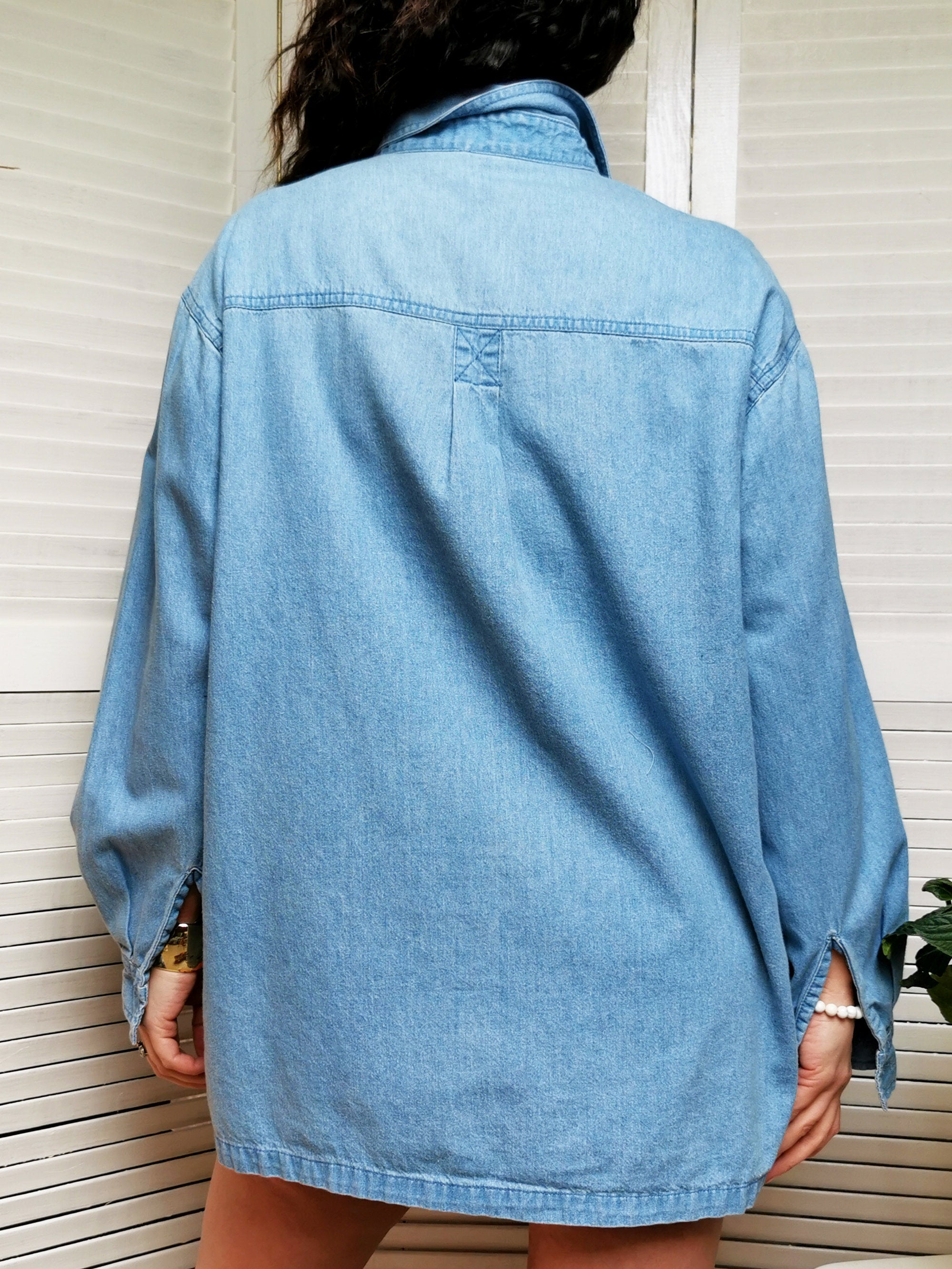 Vintage 90s floral embroidery denim blue oversize shirt