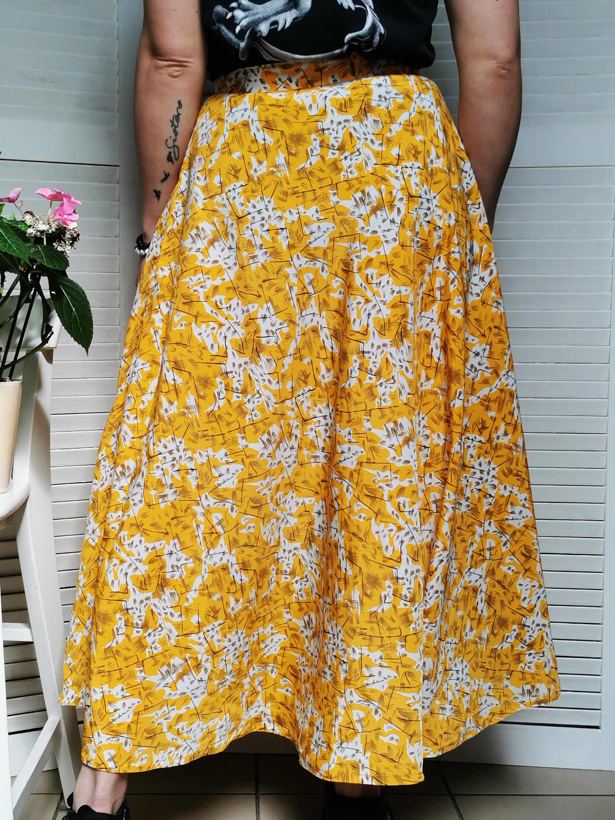 Vintage 90s yellow abstract print full maxi summer skirt