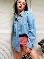 Load image into Gallery viewer, Vintage 90s floral embroidery denim blue oversize shirt
