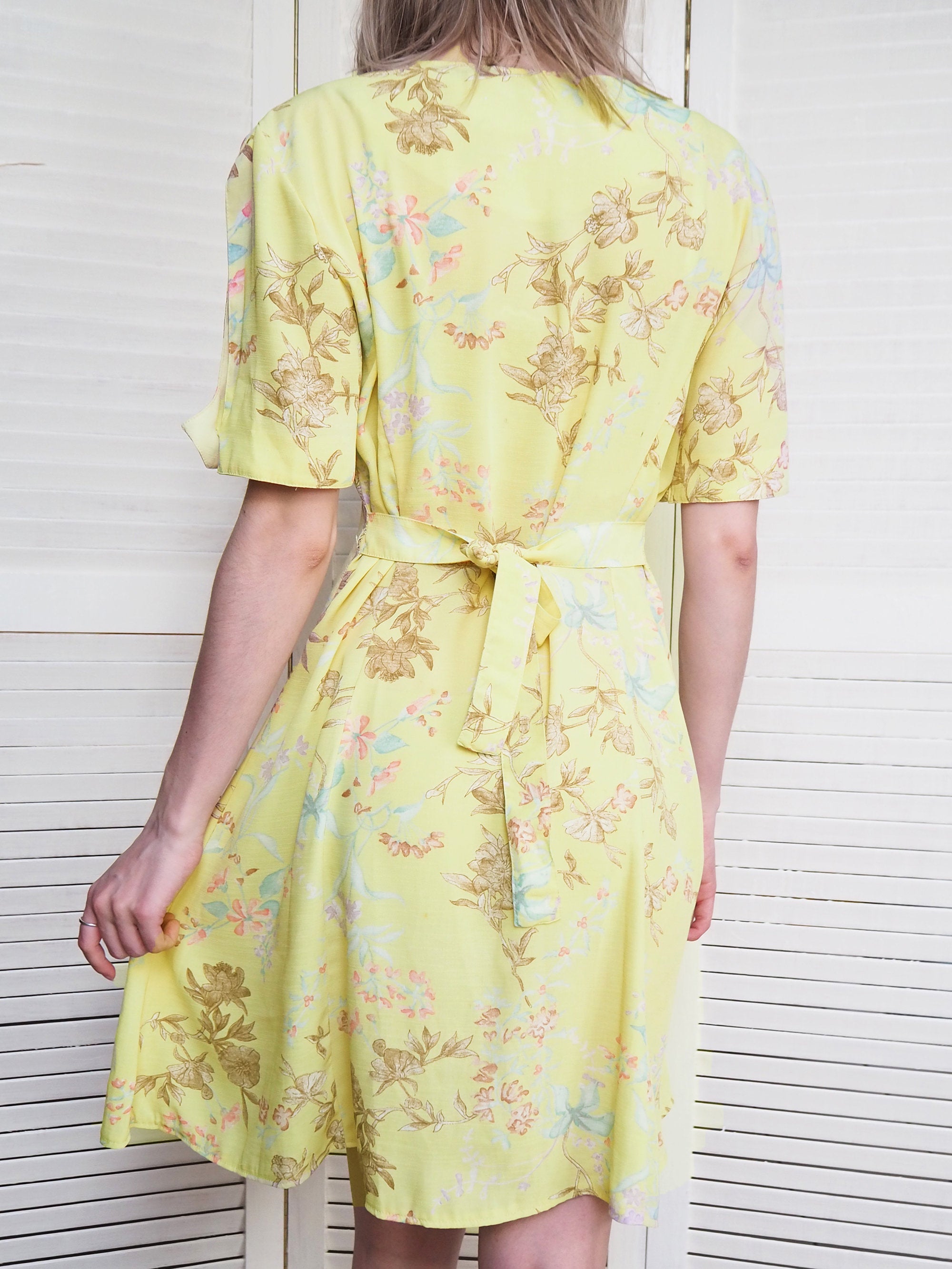 Vintage 80s minimalist floral print pastel yellow dress