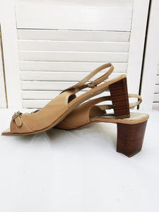 Vintage 90s mid heel beige leather sandals shoes