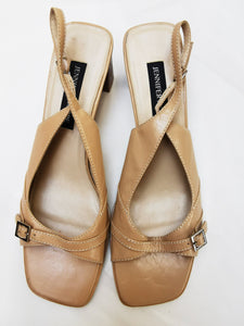 Vintage 90s mid heel beige leather sandals shoes