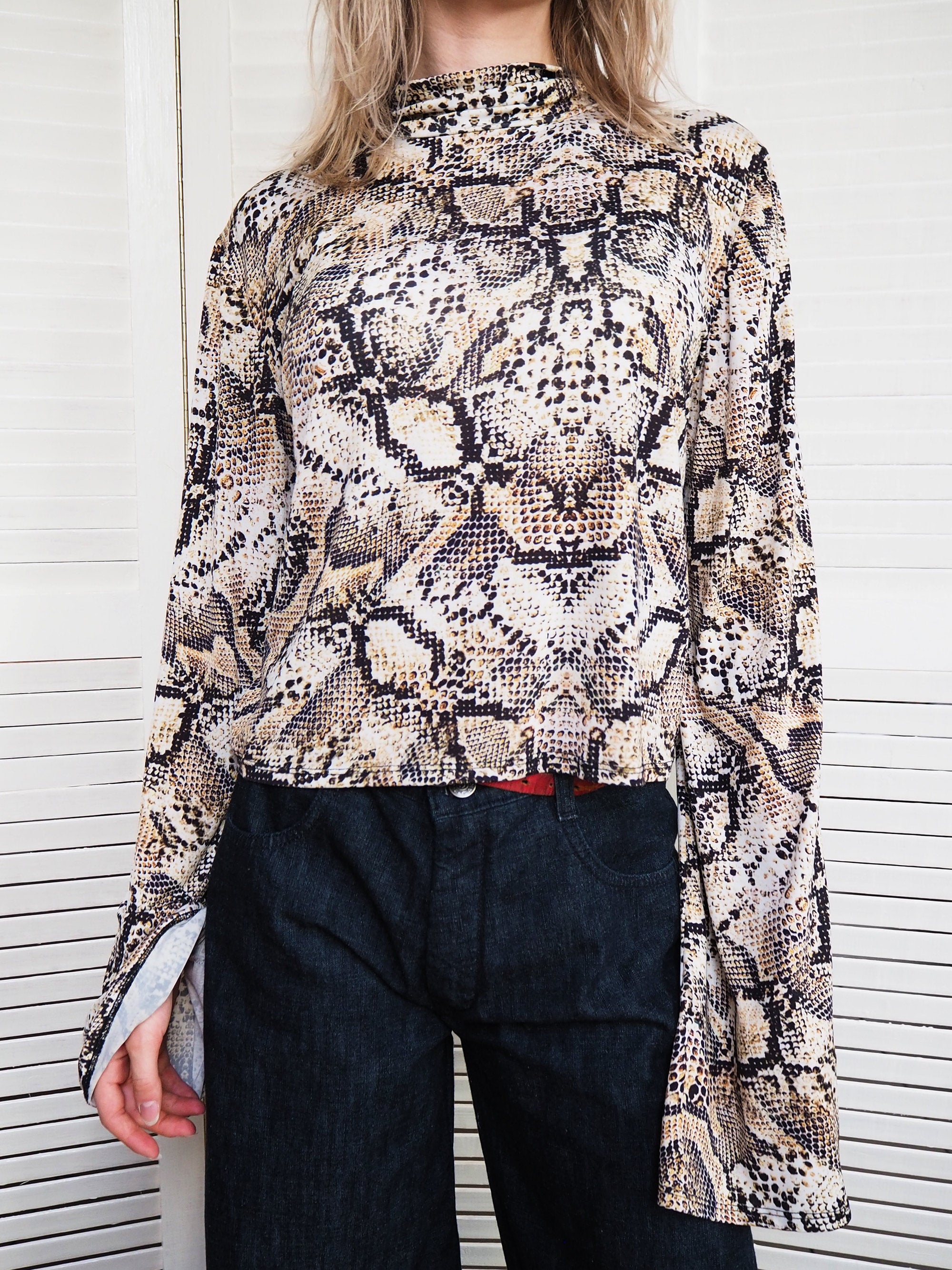 Vintage 90s snake print flare sleeve rollneck top blouse