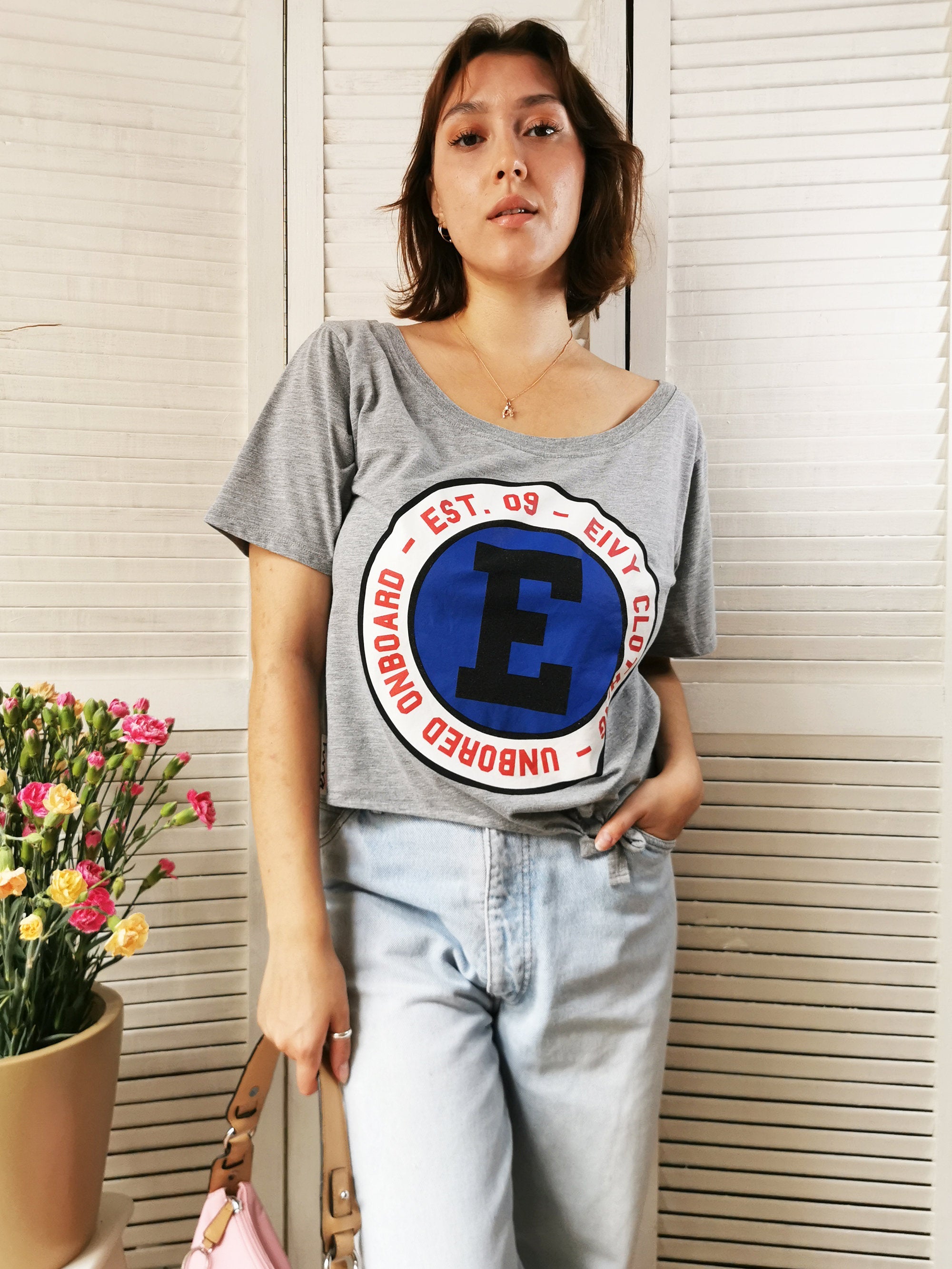 Y2K Vintage logo print grey cropped t-shirt tee