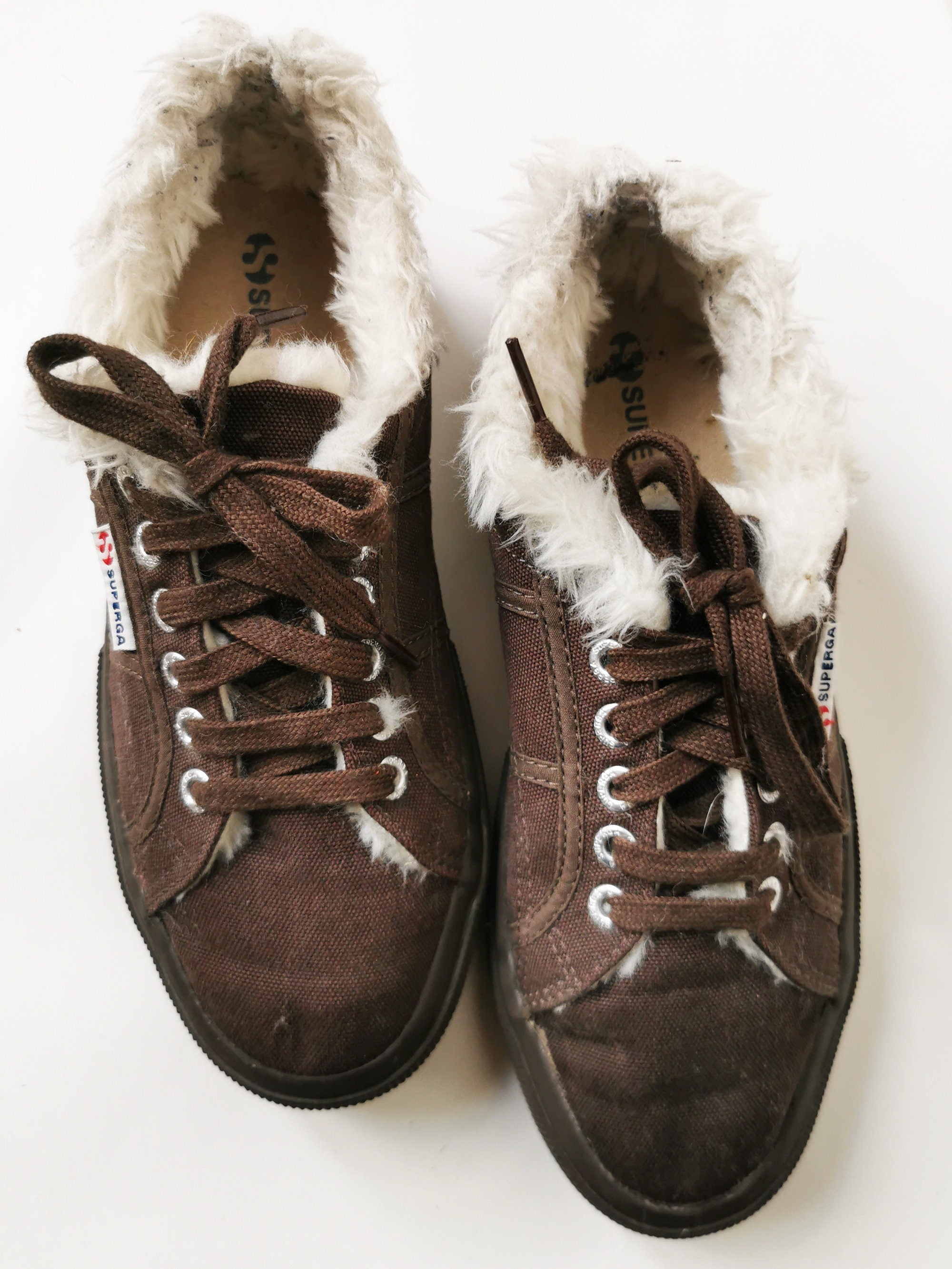 Vintage 90s brown faux fur lined sneakers shoes