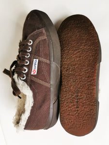 Vintage 90s brown faux fur lined sneakers shoes