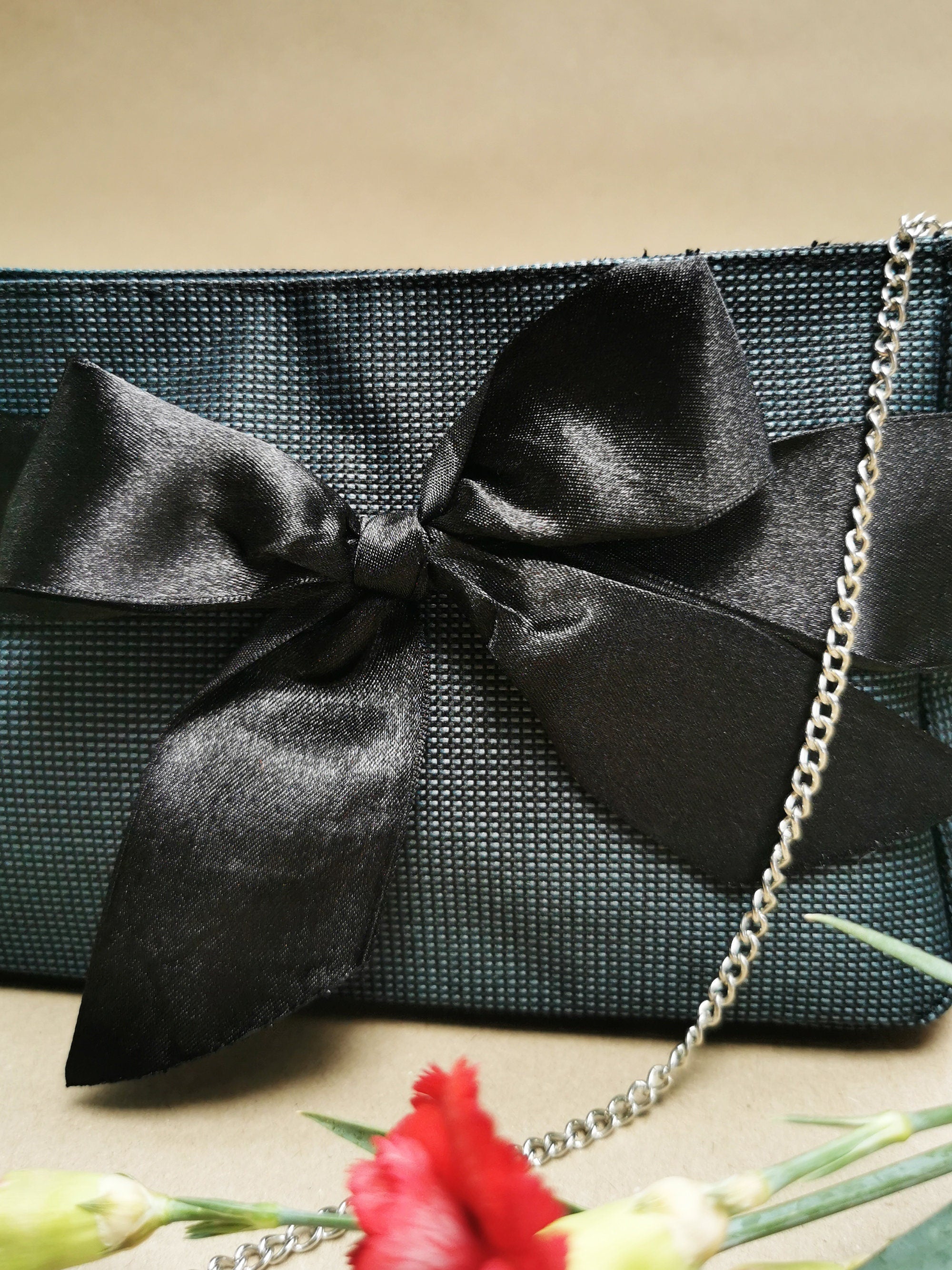 Vintage 90s small shoulder bag with bow