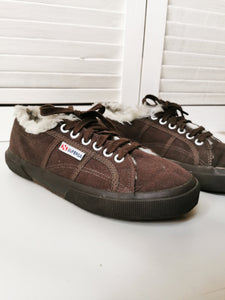 Vintage 90s brown faux fur lined sneakers shoes