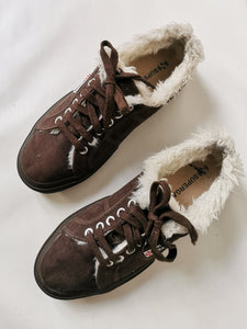 Vintage 90s brown faux fur lined sneakers shoes