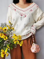 Load image into Gallery viewer, Vintage 80s cream pastel oversize Moms sweater
