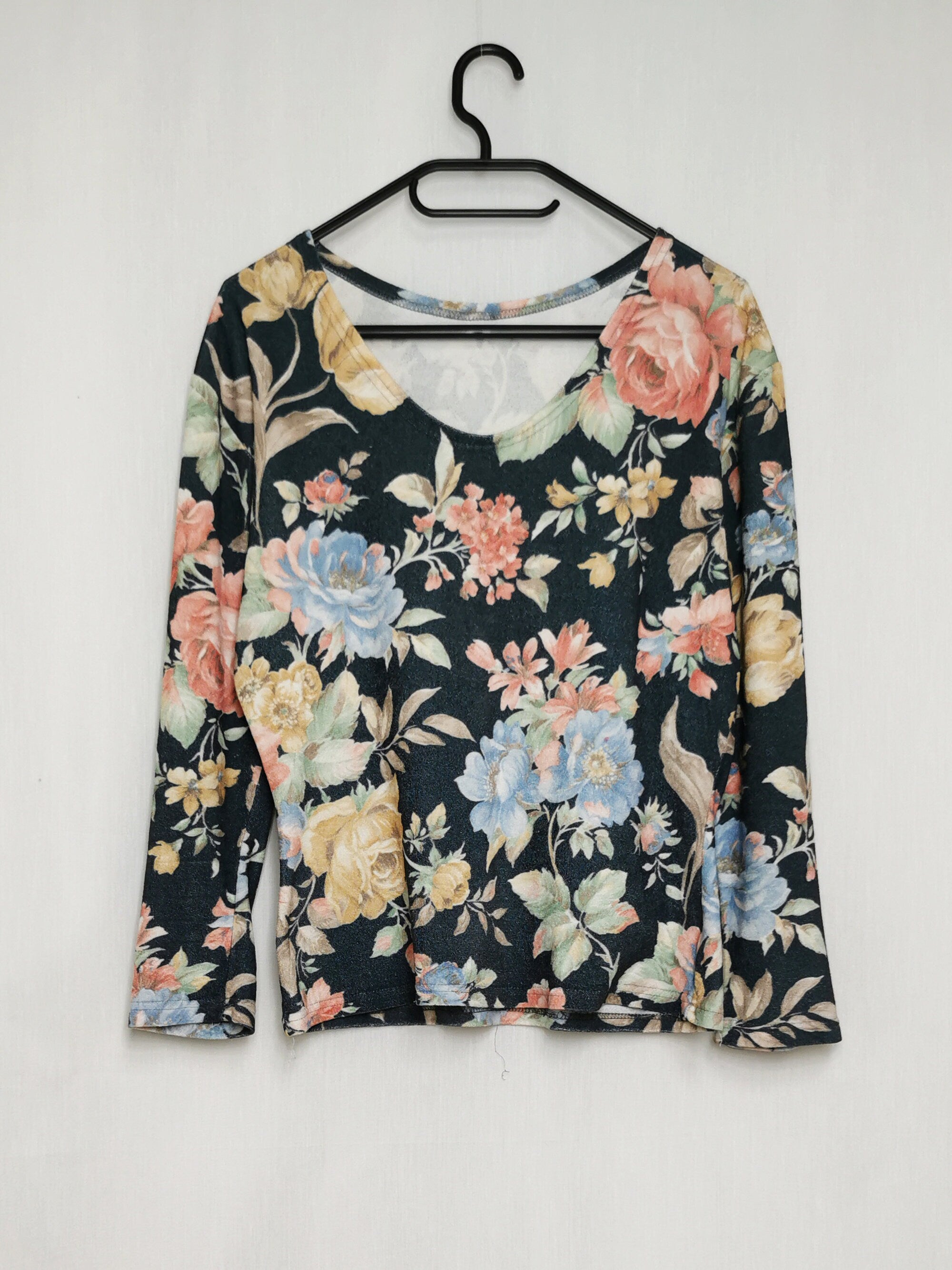 Vintage 90s floral velveteen long sleeve minimalist top