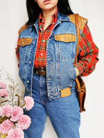 Load image into Gallery viewer, Vintage 90s blue Western denim vest gilet with Sherpa lining
