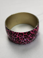 Load image into Gallery viewer, Y2K vintage plastic pink animal print round bracelet

