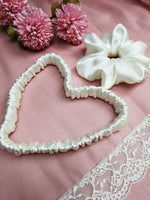 Load image into Gallery viewer, Handmade pearl white Bath &amp; SPA hair secure headband, 100% silk
