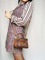 Load image into Gallery viewer, Vintage 80s retro small Carpet crossbody frame bag
