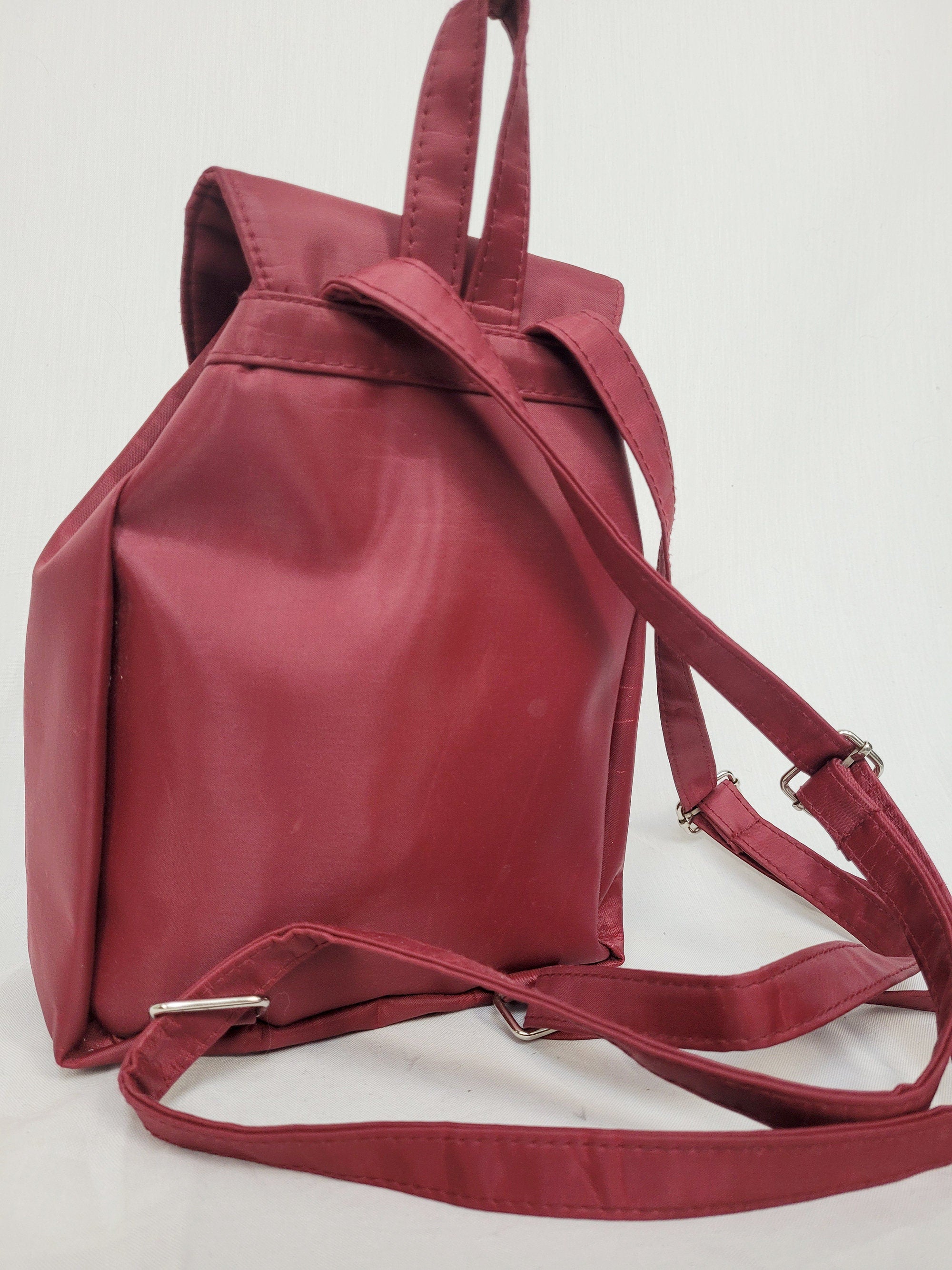 Vintage 00s Y2K vine red small backpack bag