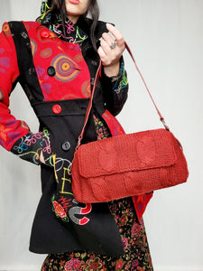 Vintage 90s red knitted baguette shoulder bag